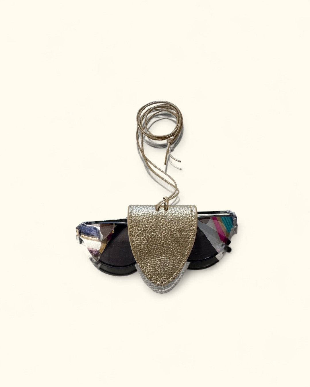 FUNDA IMAN GAFAS ORO