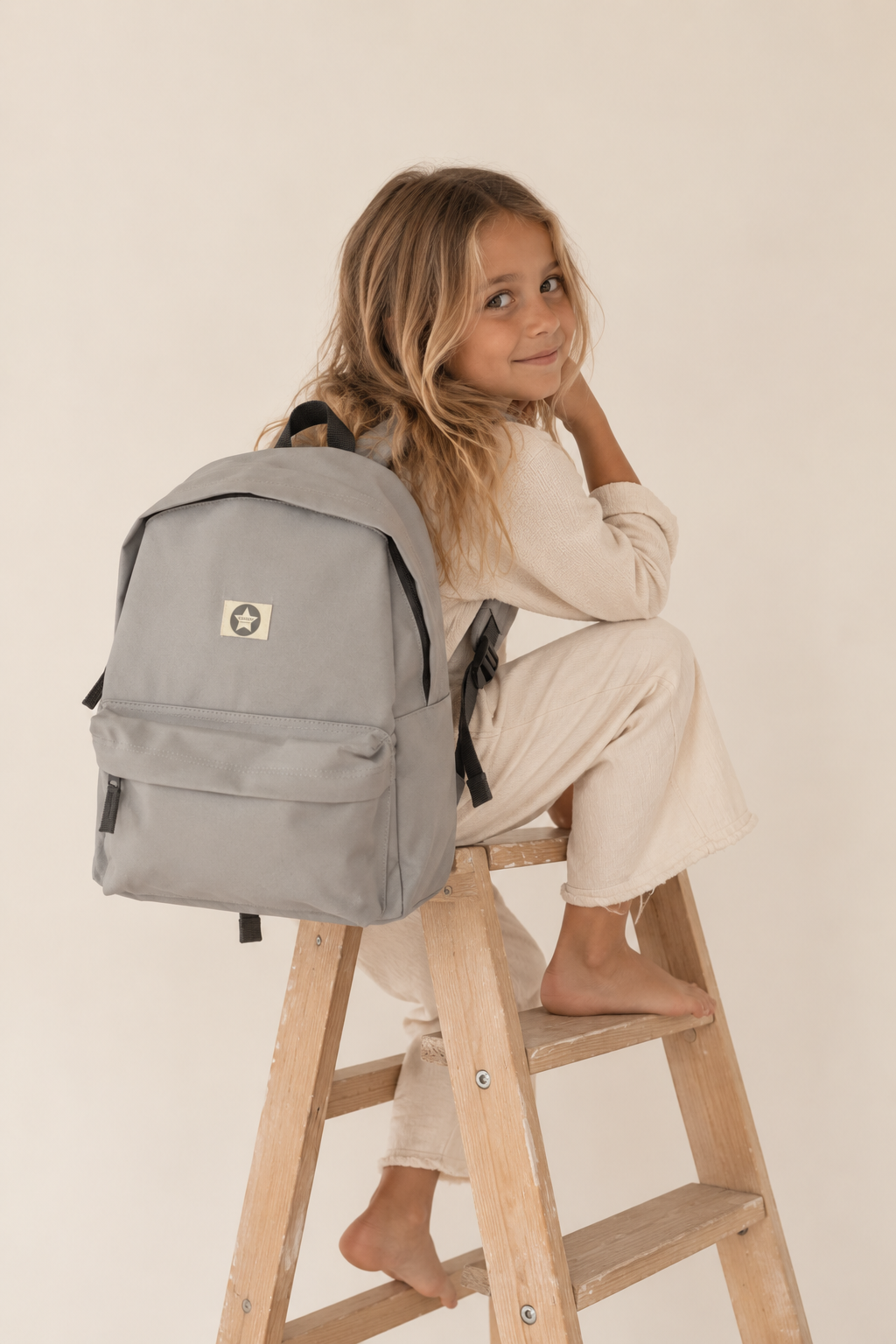 MOCHILA GRIS